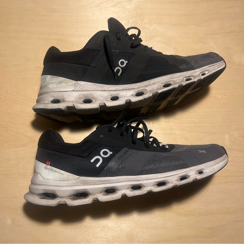 On Cloud Running Cloudrunner Men's Black and Gray Sneakers Size 10.5 M